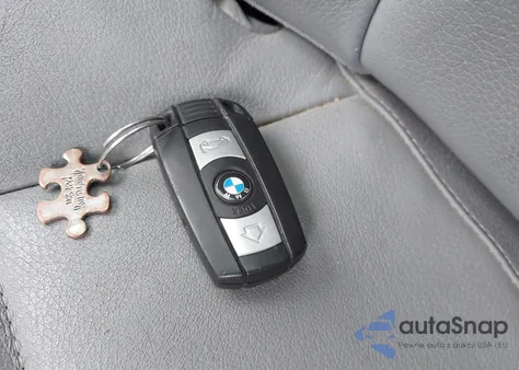 2011 BMW 328I z USA, uszkodzony, nr VIN WBAPH7C5XBE683142